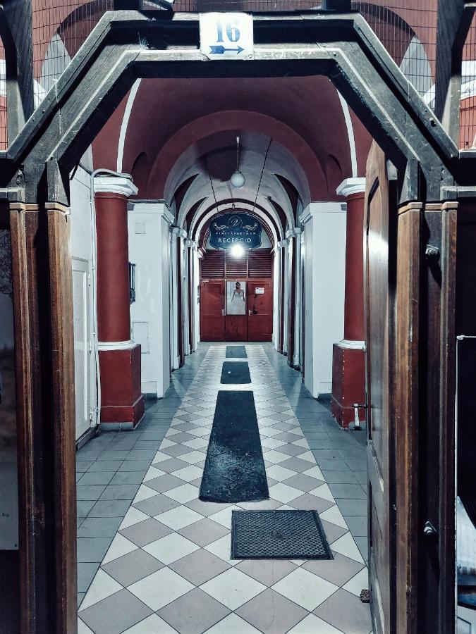 Square 16 Apartman - Absolutely Central Location With Self Check In ソンバトヘイ エクステリア 写真